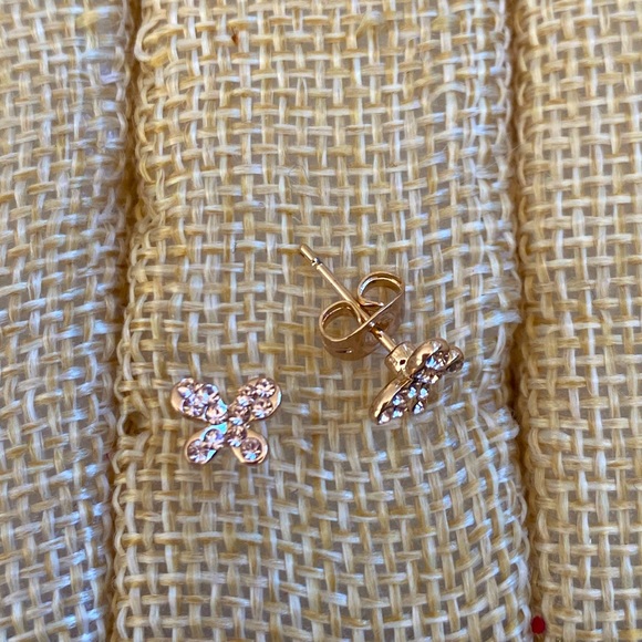 Jewelry - Gold earrings